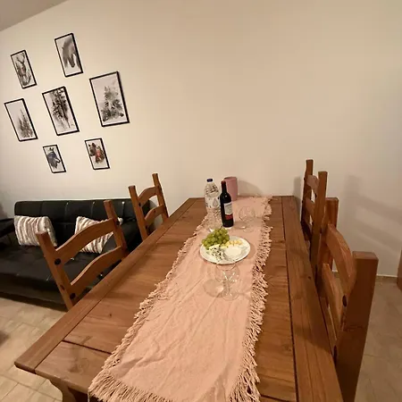 Lejlighed Pine's - Cozy With Free Bottle Of Wine, Private Wifi, Free Parking *