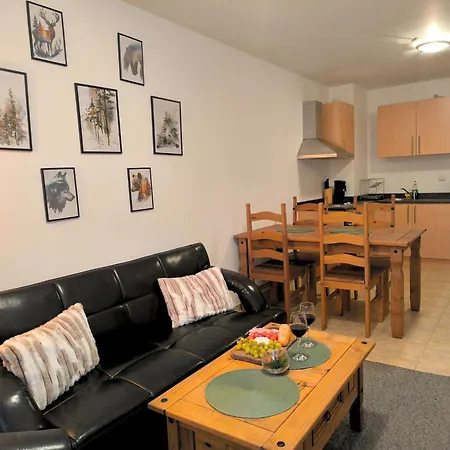 Pine's - Cozy With Free Bottle Of Wine, Private Wifi, Free Parking Apartman