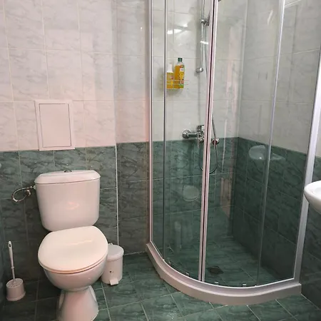 Pine's - Cozy With Free Bottle Of Wine, Private Wifi, Free Parking Apartament *