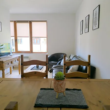 Pine's - Cozy With Free Bottle Of Wine, Private Wifi, Free Parking Apartament *